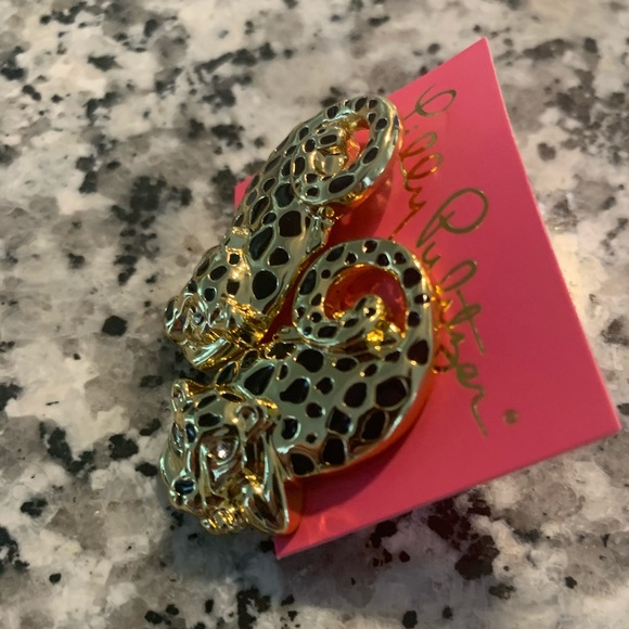 LILLY PULITZER Leopard Earrings! - Picture 3 of 4